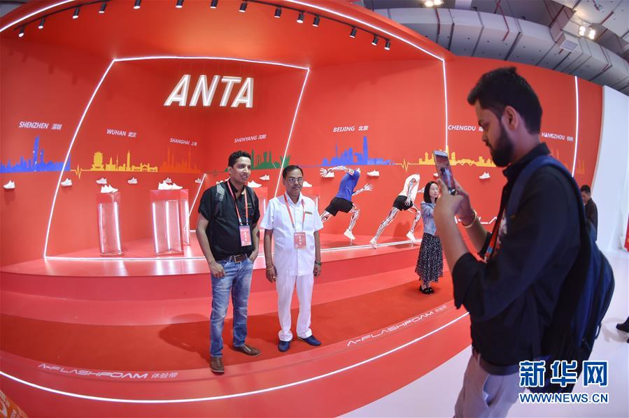 1540948982109580 (新华全媒头条·壮阔东方潮 奋进新时代——庆祝刷新开放40年·图文互动)(10)敢为天下先 爱拼才会赢——“晋江履历”启示录